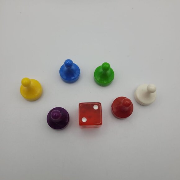 1972 Clue Game Replacement Pieces Tokens Die Figures Red Dice Small Pieces Color - Picture 3 of 5